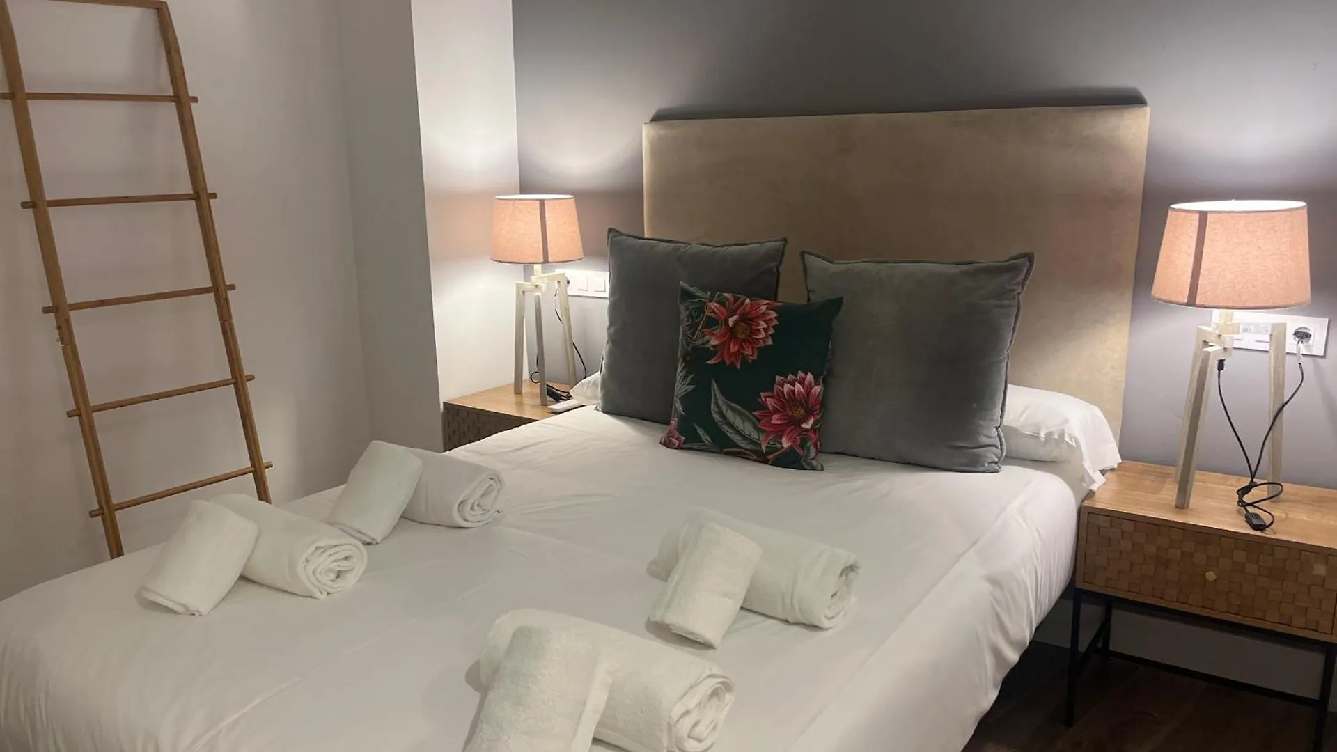 Mucho Trigo Apartments C Cordoba Spain
